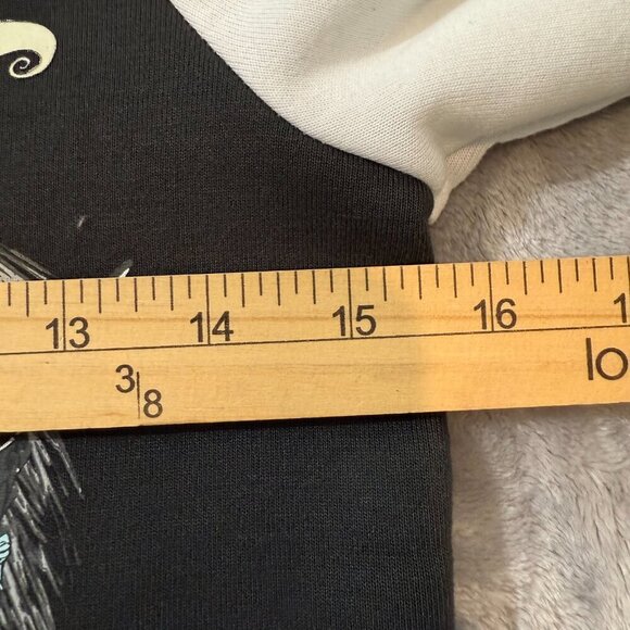 Disney Tim Burton's The Night Before Christmas Graphic Crewneck Kids Large - Picture 4 of 6